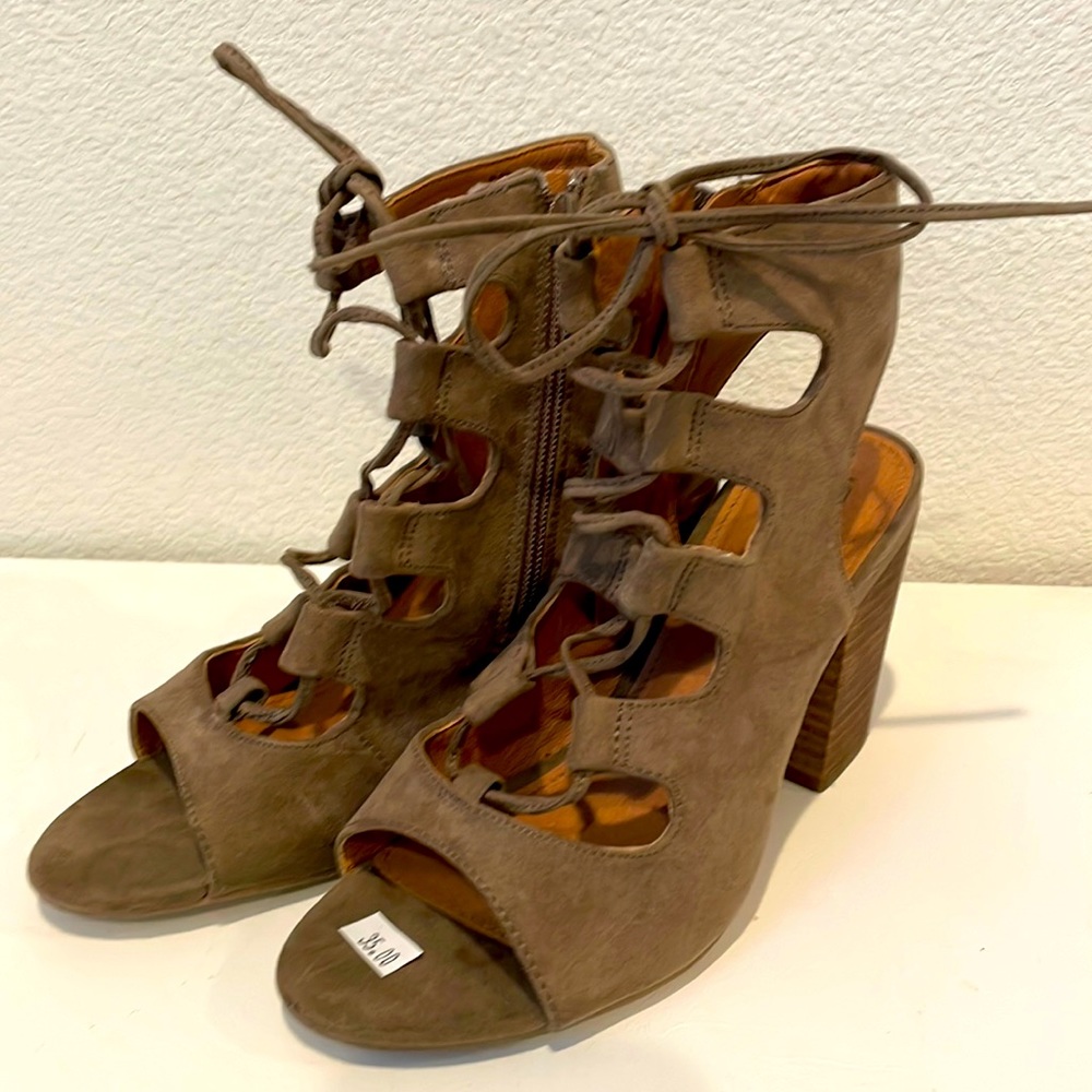Steve Madden Bleu Brown shoes size 7